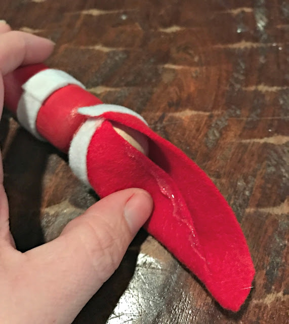 glue waldorf Christmas hat 2