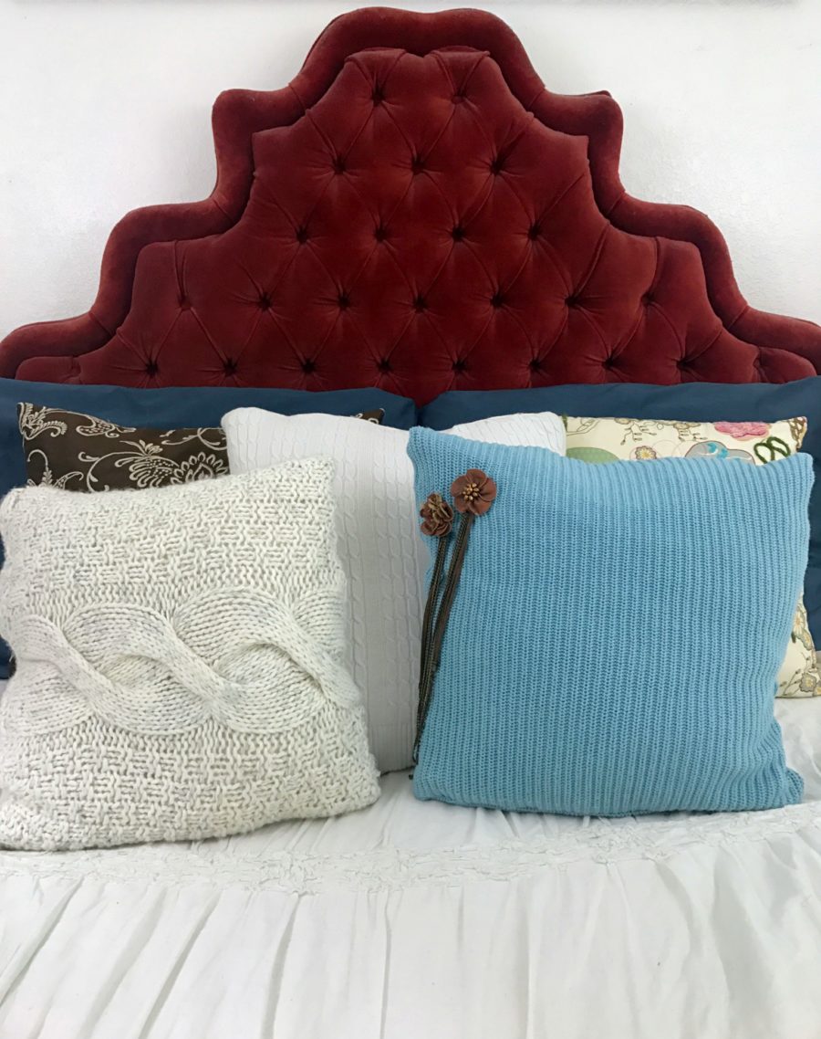 check out these pretty diy sweater pillows!