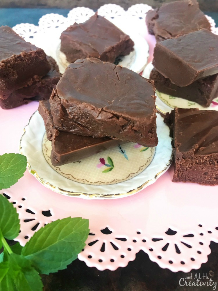 Very easy recipe for fudge squares