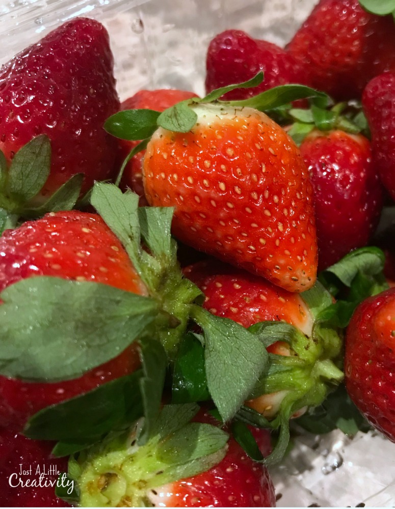 Juicy Fresh Florida Strawberries #FollowTheFresh #IC #ad