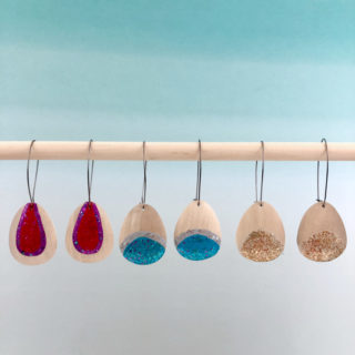 How to create dangle earrings using DecoArt Galaxy Glitter | DIY dangle earrings tutorial | jewelry making for beginners